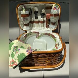 Vintage style picnic basket